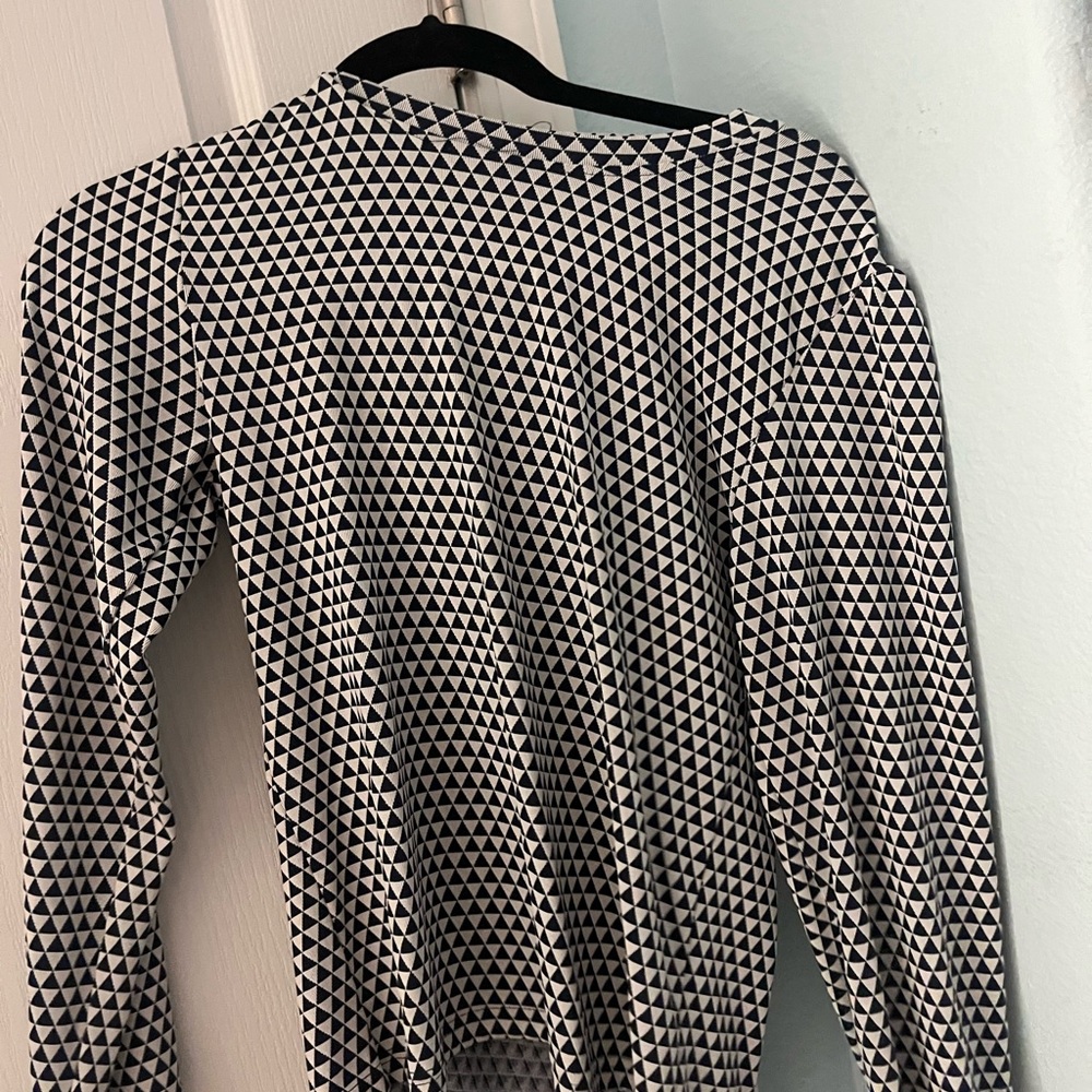 Chic Black and White Triangle Pattern Top